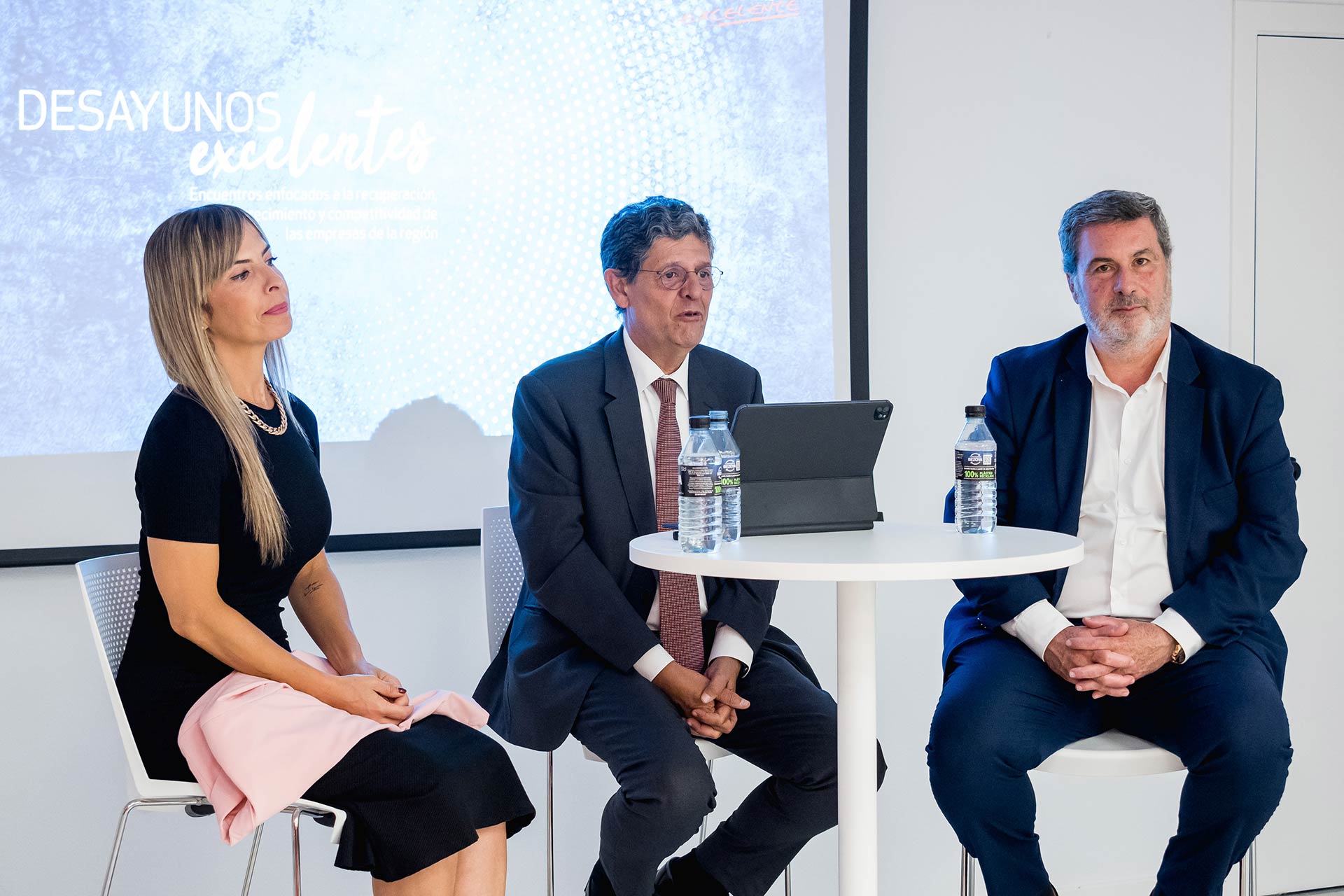 Luisa Montesinos, Alfredo Timermans y Rafael Barberá, durante la celebración de los Desayunos Excelentes