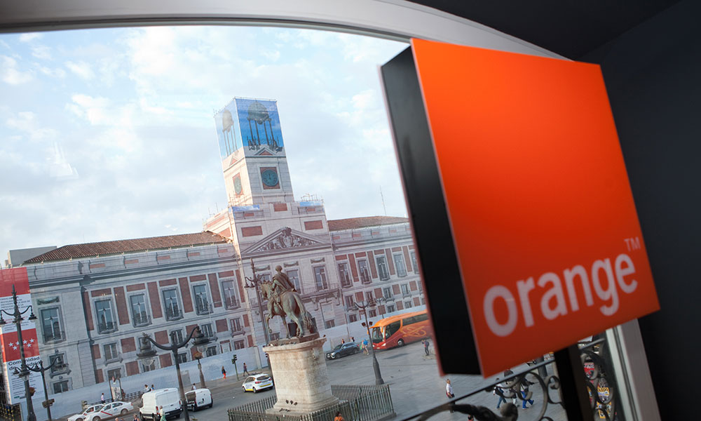 tienda-Orange-en-la-Puerta-del-Sol-Madrid