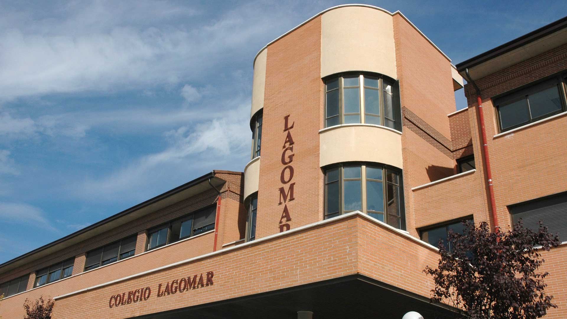 fachada del colegio Lagomar
